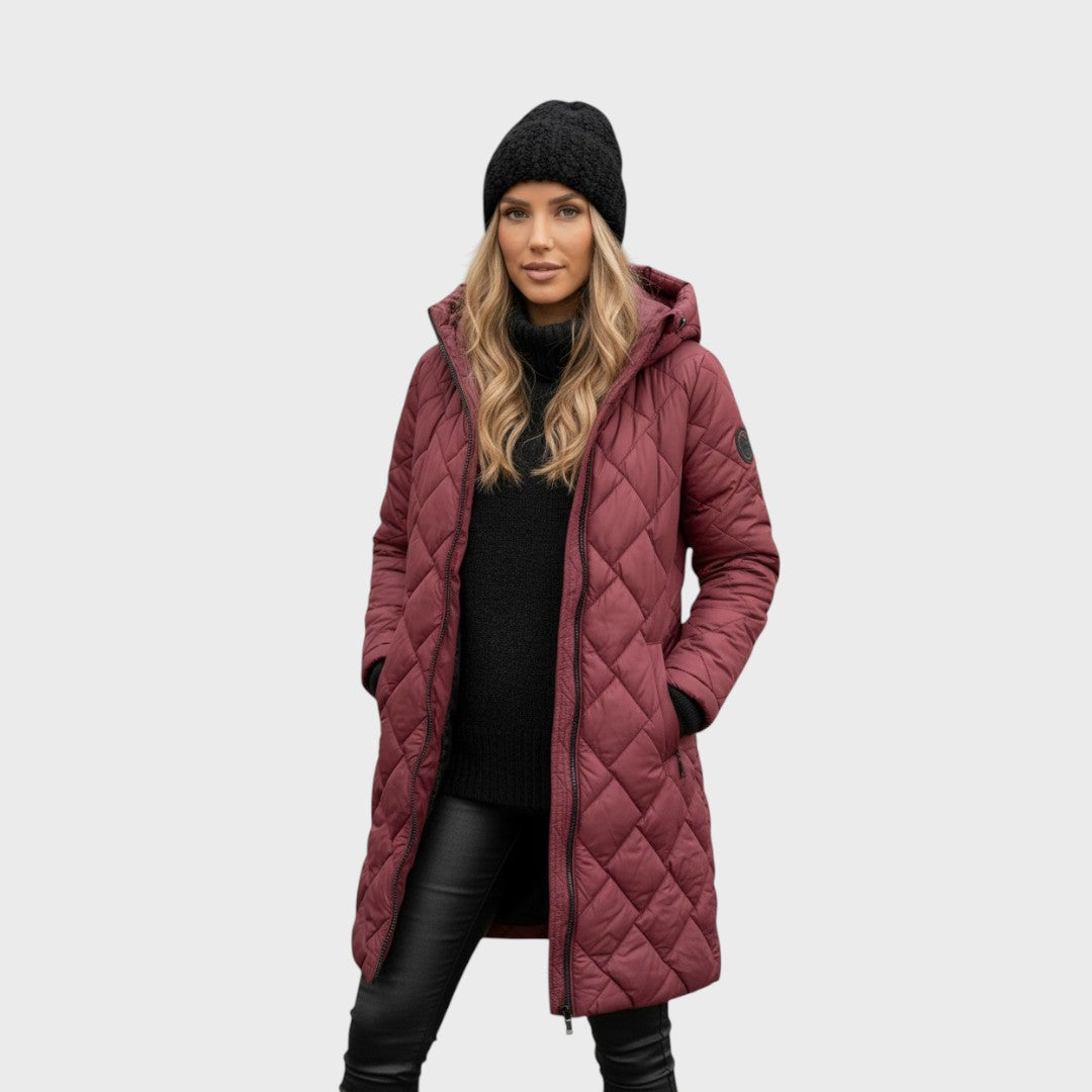 Clara | Elegantne tikitud mantel kapuutsiga